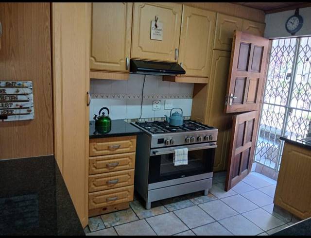 3 BEDROOM HOUSE FOR SALE IN ESCOMBE